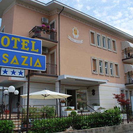 Hotel Alsazia Сирмионе Екстериор снимка
